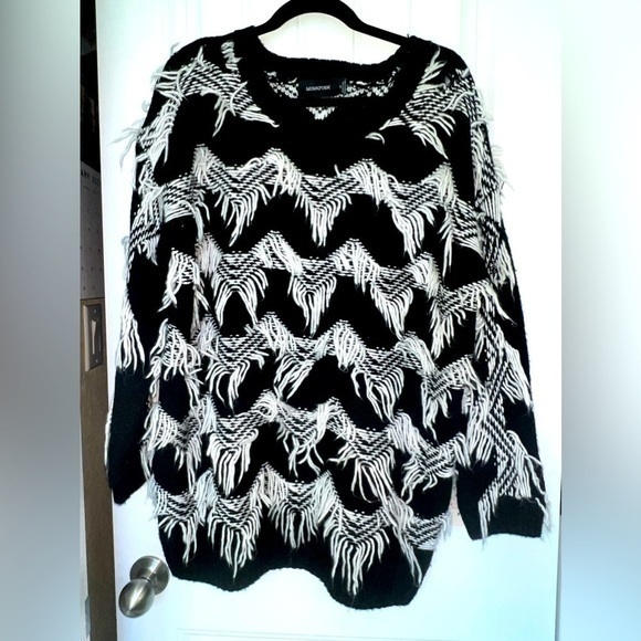 MINKPINK Sweaters - MinkPink Fringe Sweater